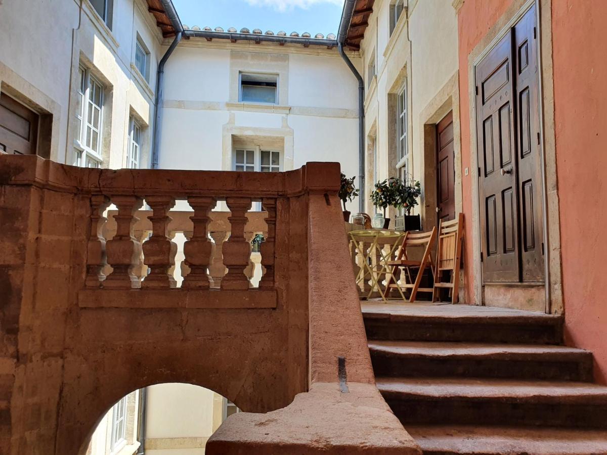 Au Coeur Du Centre Historique - Immeuble Classe - Terrasse - Climatise Nîmes Esterno foto