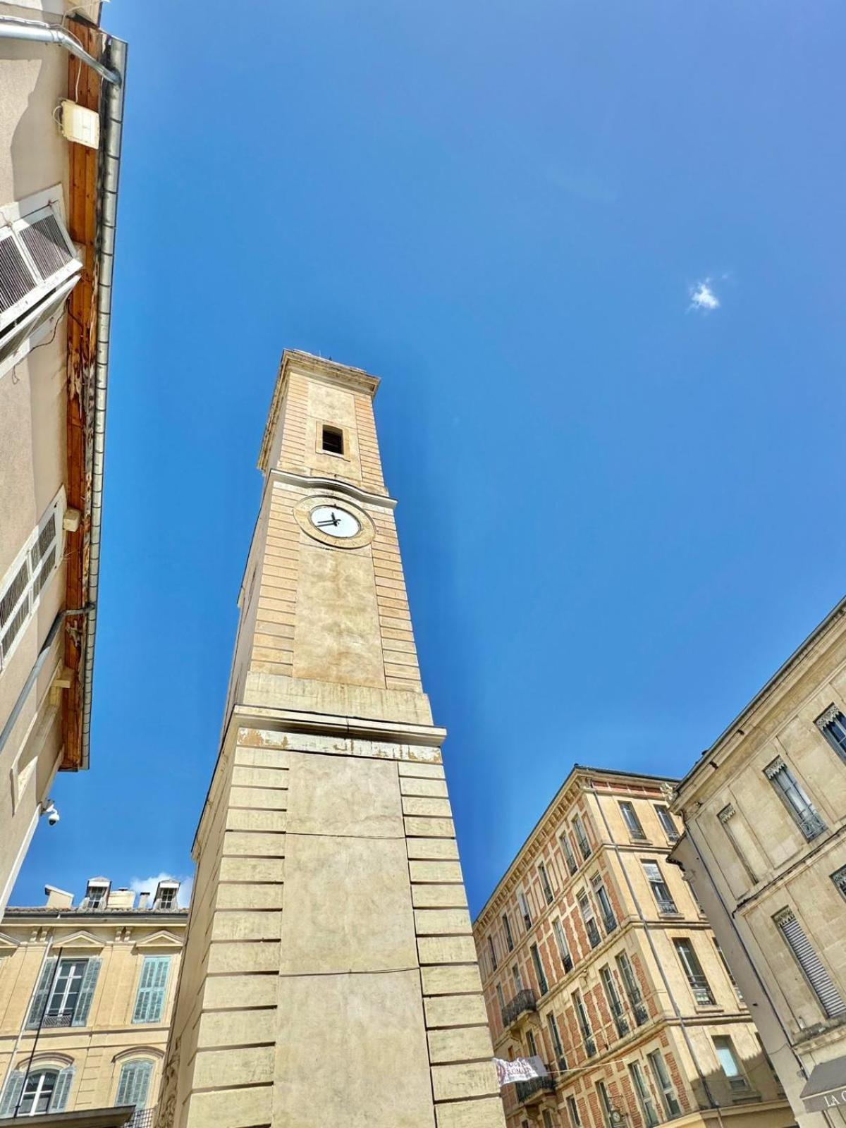 Au Coeur Du Centre Historique - Immeuble Classe - Terrasse - Climatise Nîmes Esterno foto
